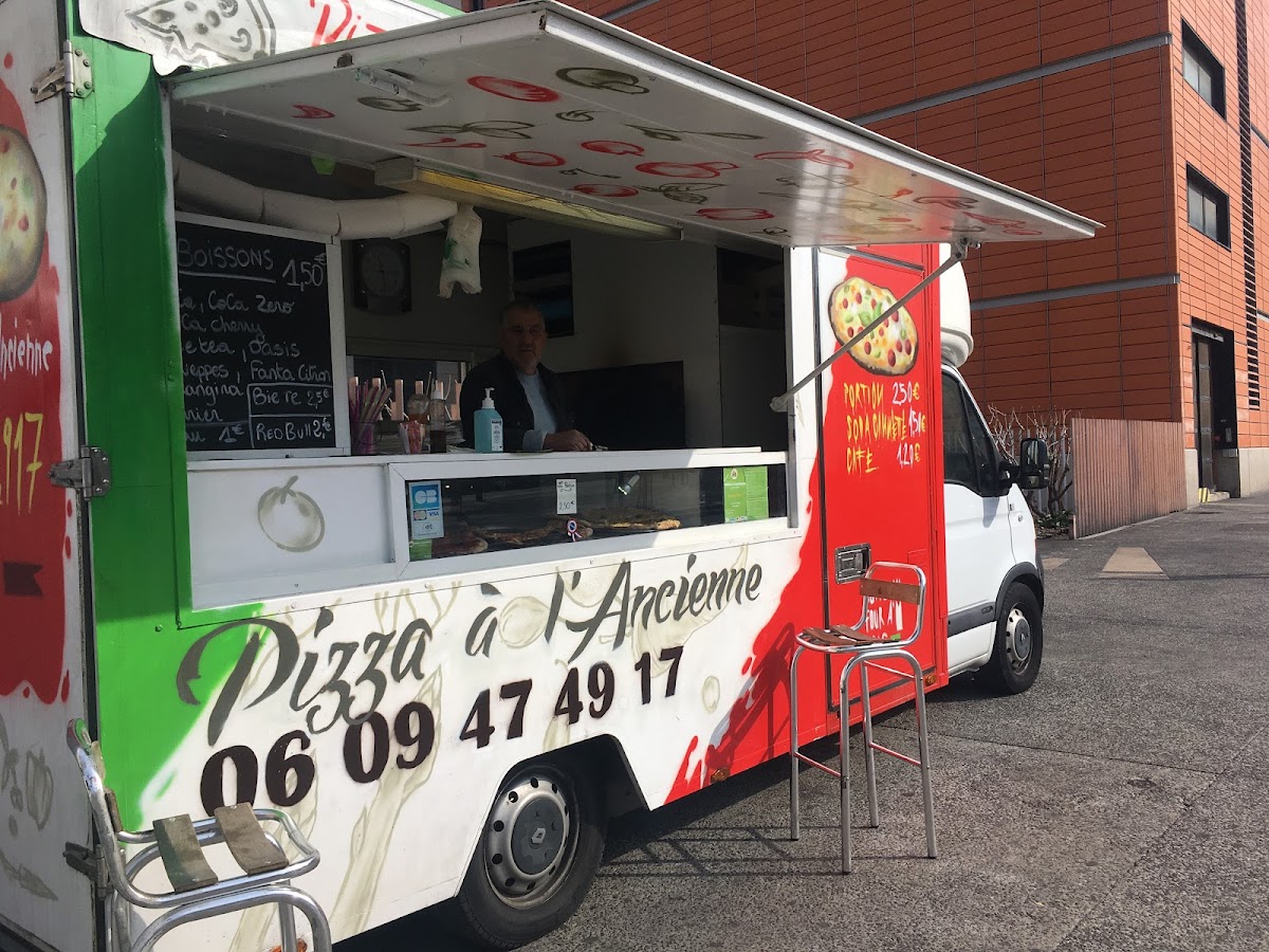 Camion Pizza À L'ancienn-2