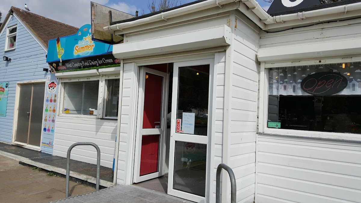 Canoe Lake Cafe