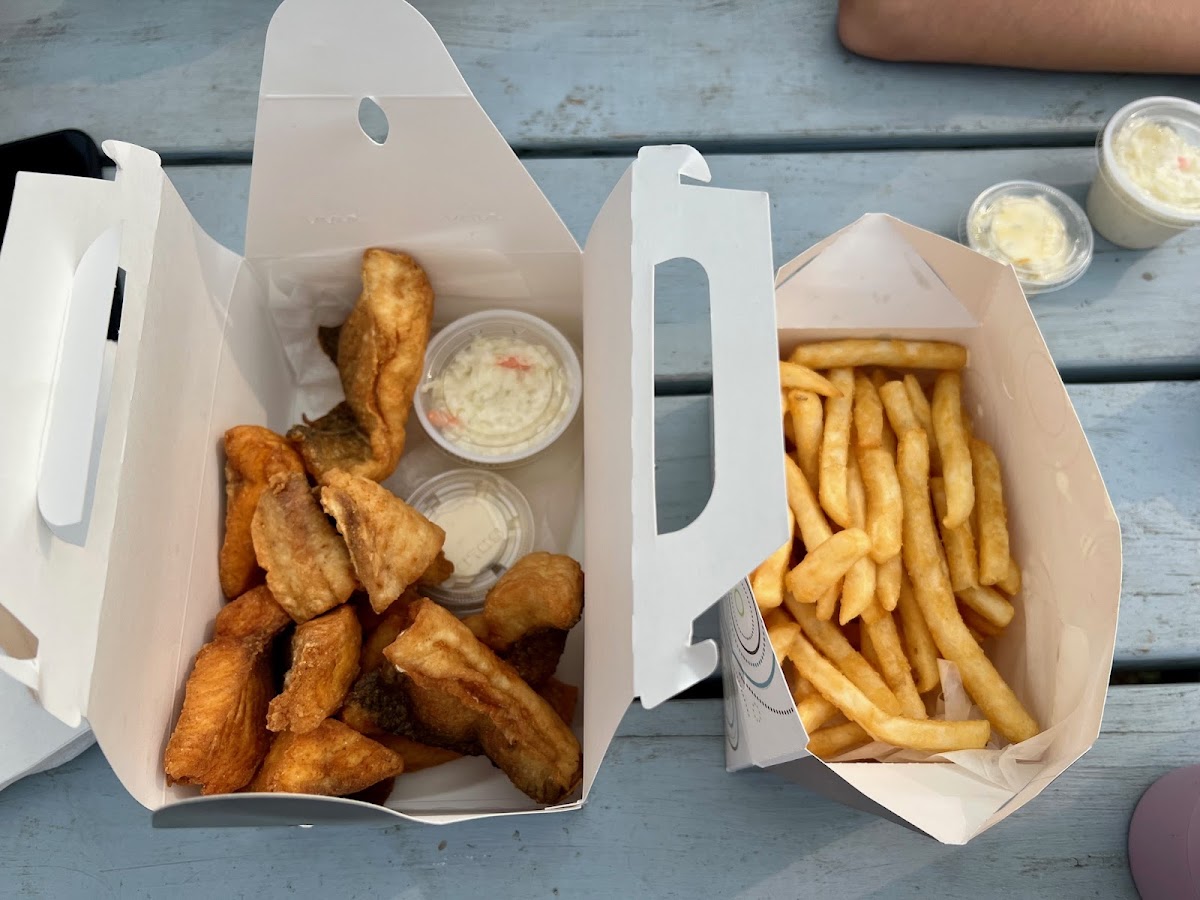 Cap'n Ron's Fish 'n' Chips-4