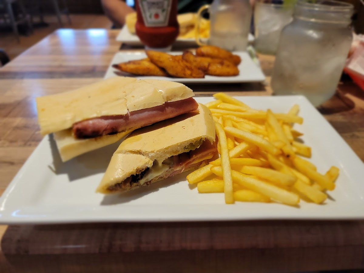 Caribbean Grill Restaurant- Boca Raton-7