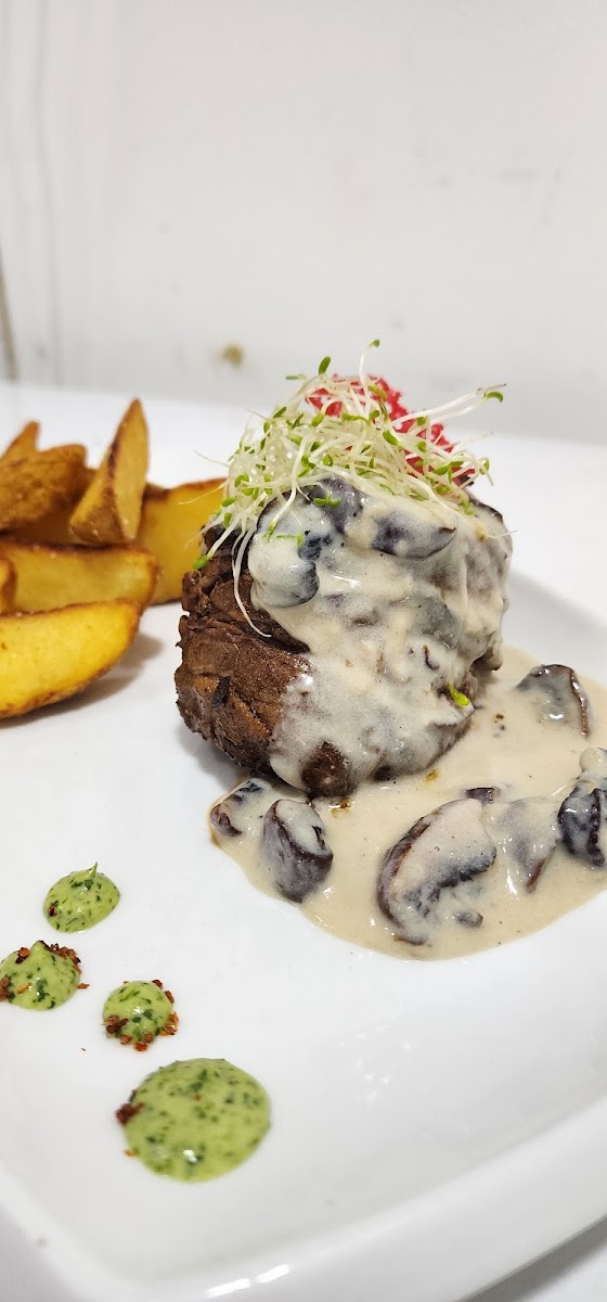 Carnivorus Steakhouse-4