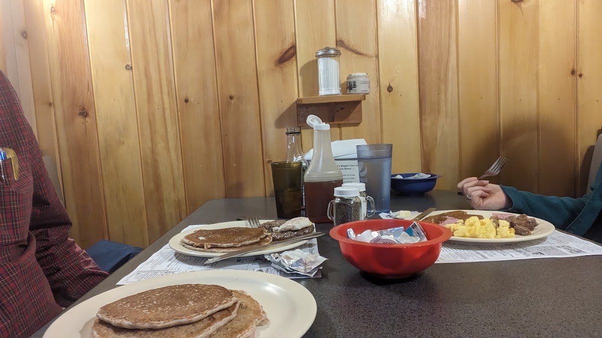 Cartwright's Maple Tree Inn, Llc-9