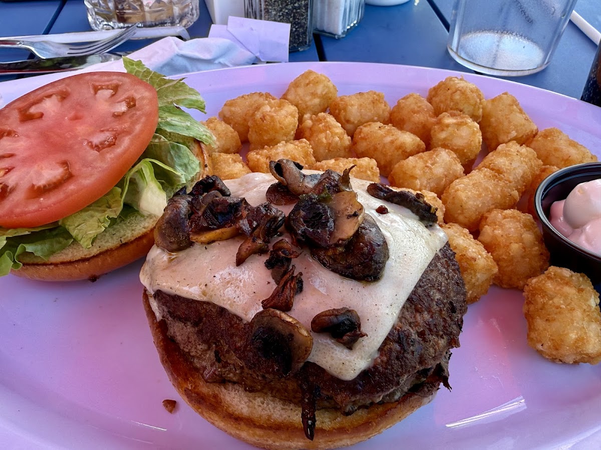 Caruso's & Courtyard Cafe-4