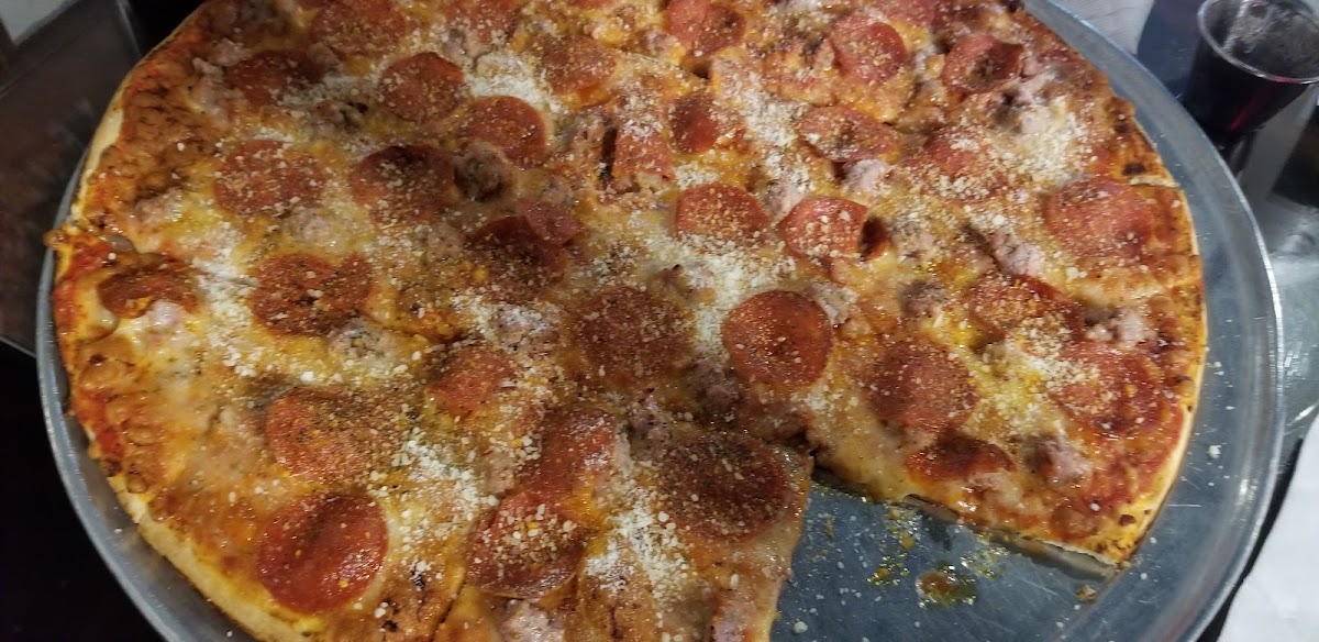 Cecil Whittaker's Pizzeria/ Stumpys Bbq-8