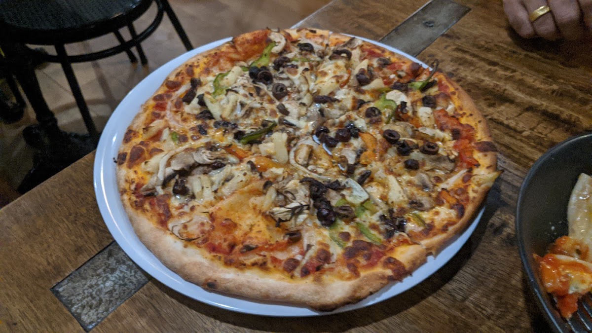 Centrepoint Pizza Kiama-7