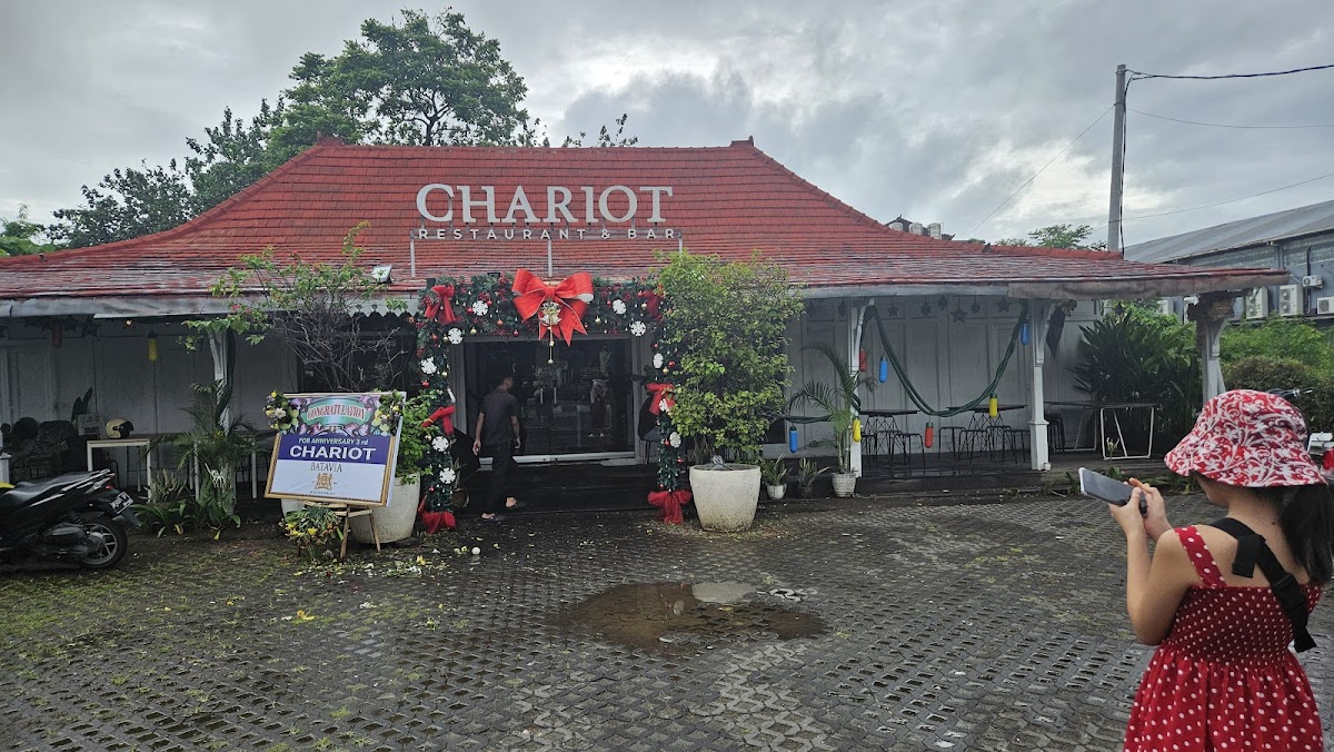 Chariot Restaurant & Bar