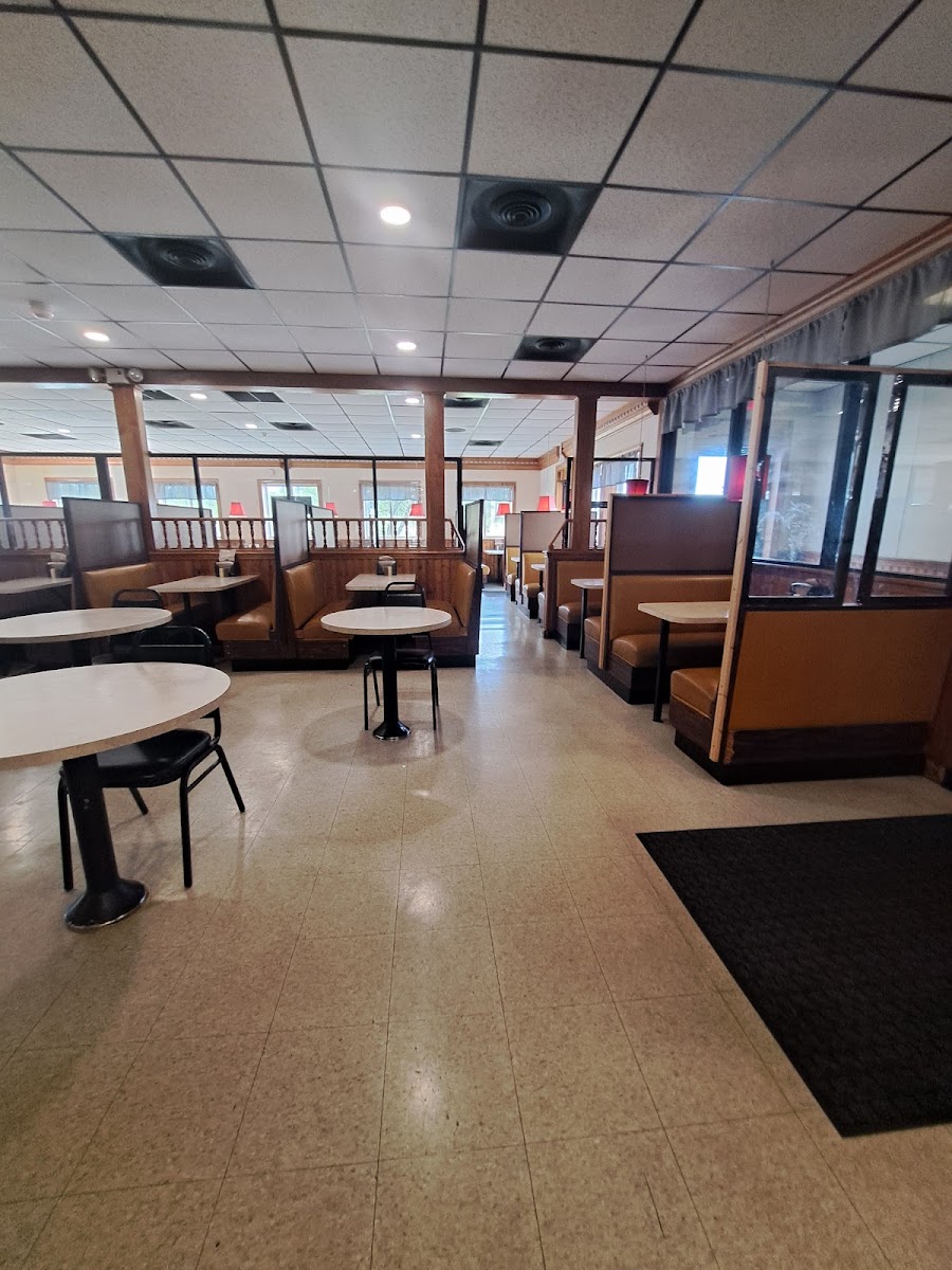 Charlie Riedel's Fast Food-4