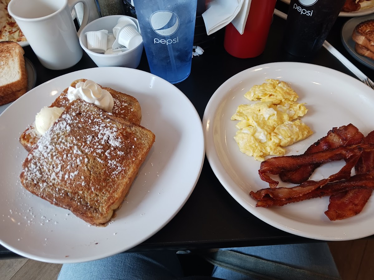 Charlie's Place Eatery-9