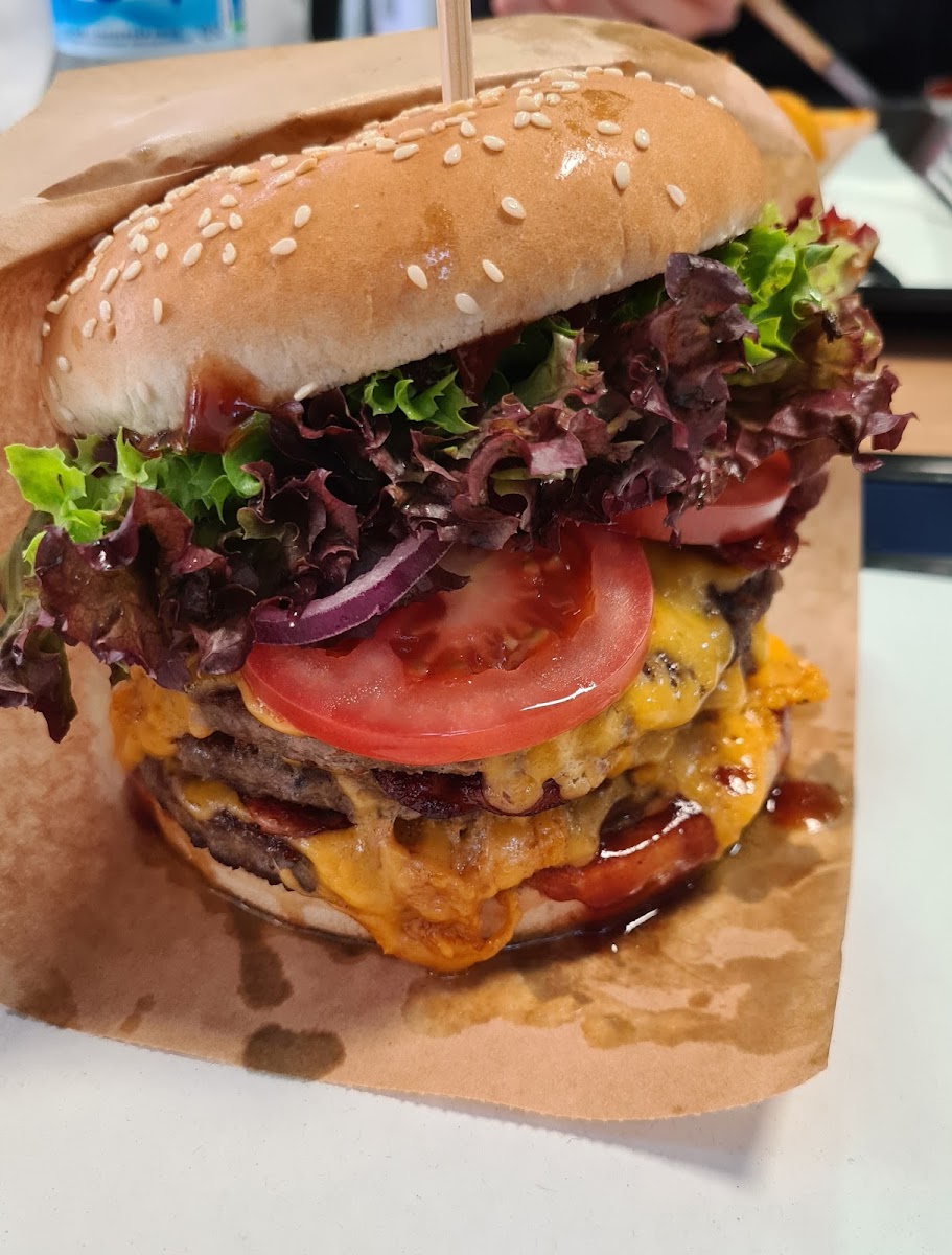 Charly’S Burger & Sweets Gmbh-2