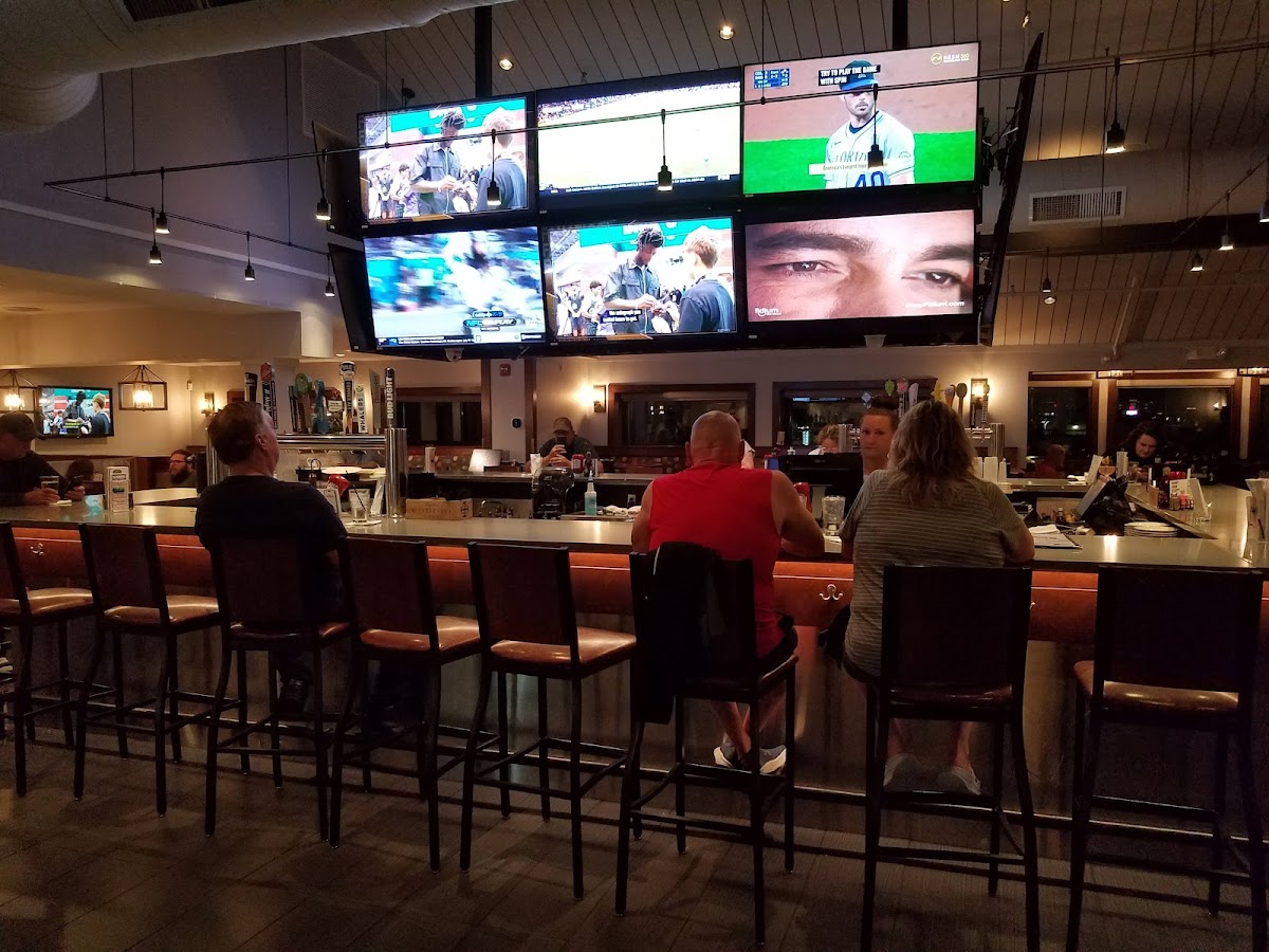 Chelo's Hometown Bar & Grille - Woonsocket