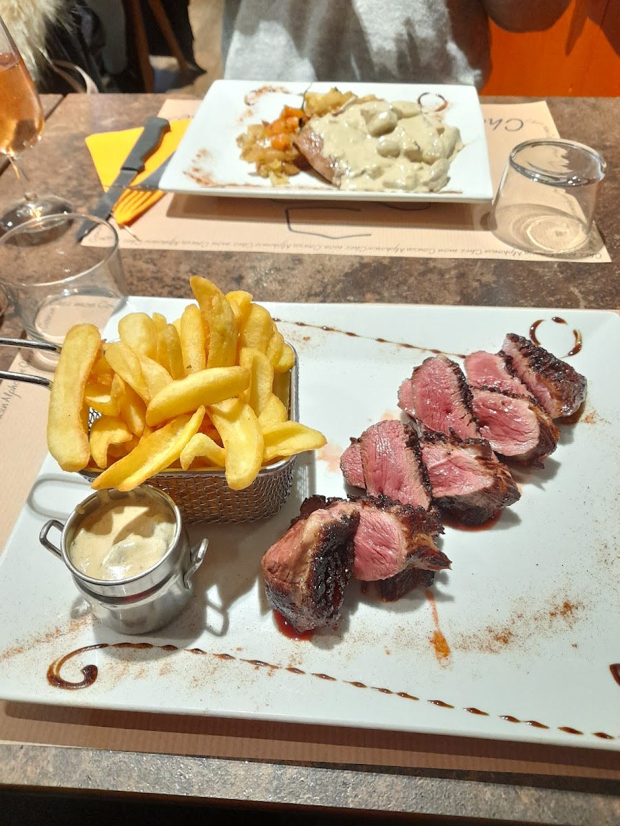 Chez Mon Cousin Alphonse-9