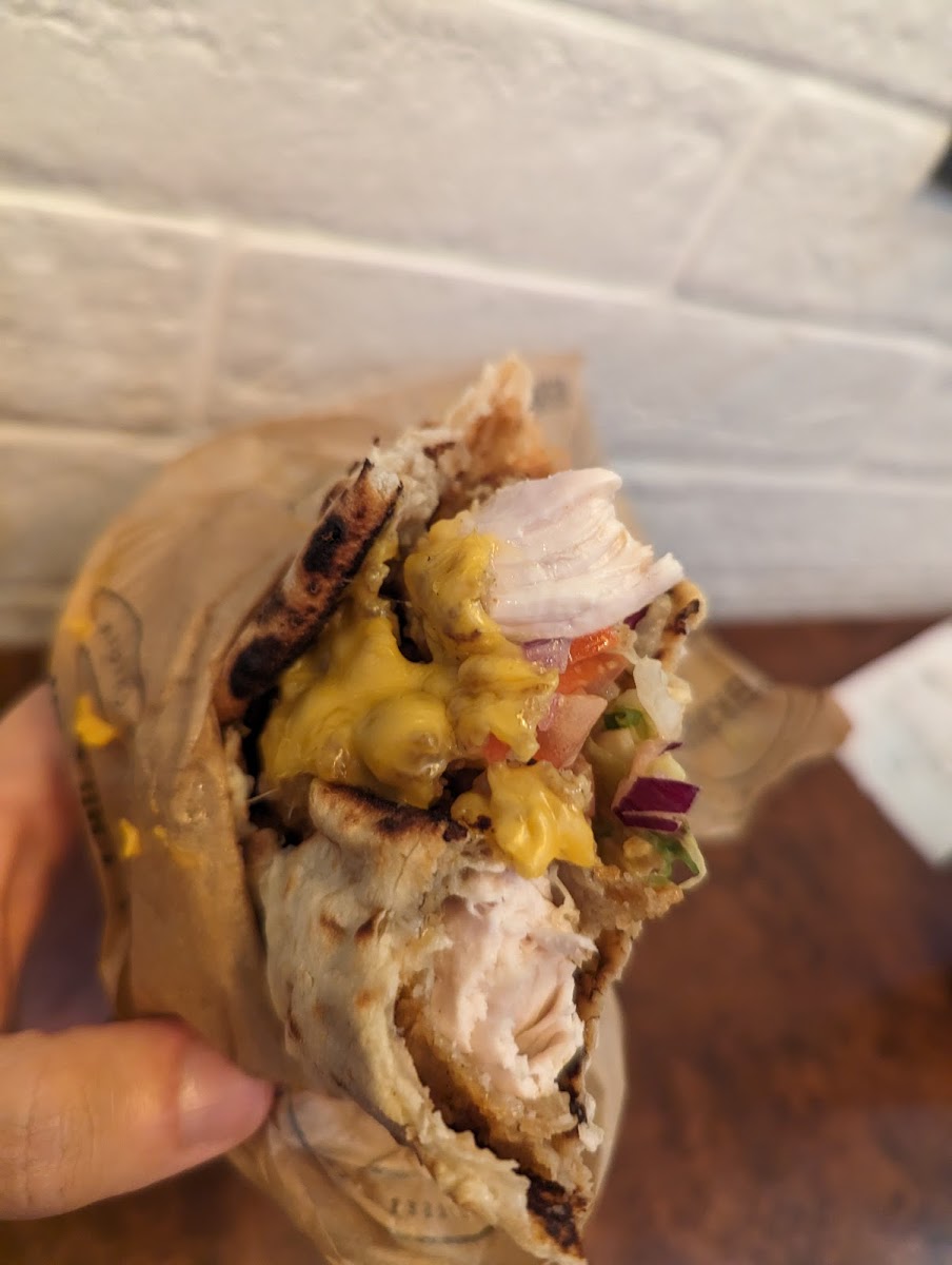 Chicken Street Villefranche Naan & Fried Chicken-5