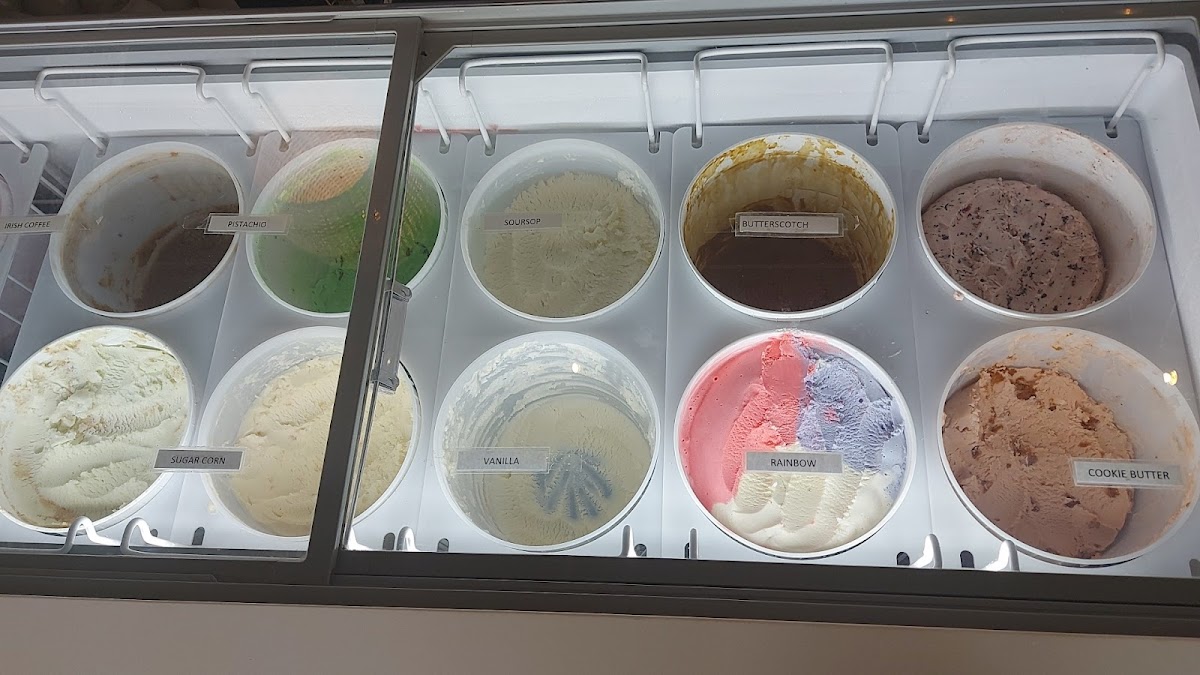 Chillpoint Placencia - Ice Cream, Coffee & Wine Lounge-10