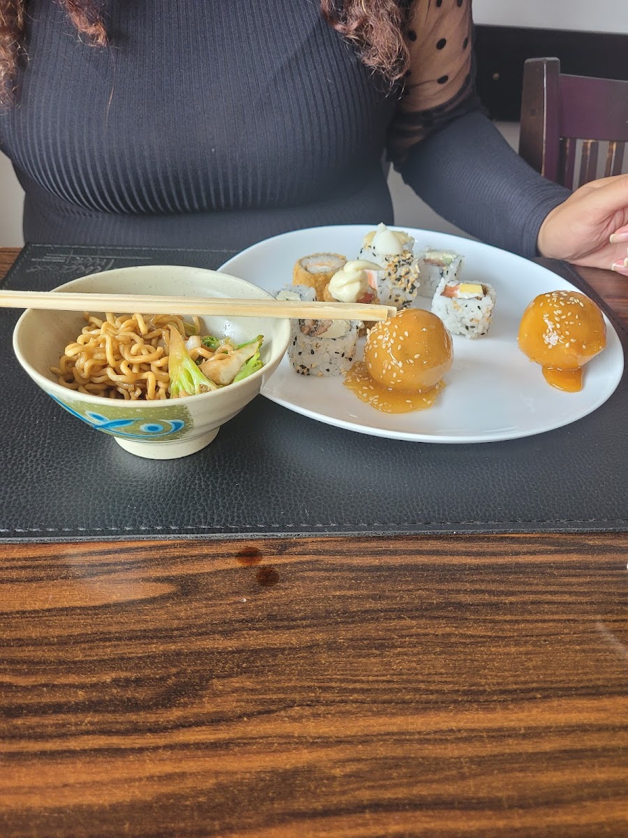 China Wok- Comida Japonesa E Chinesa-7
