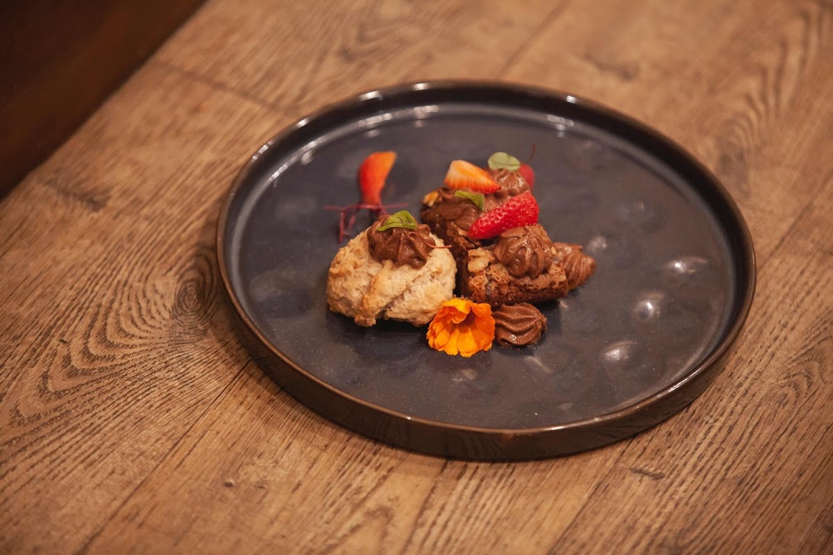Cinnamon Indian Tapas Bar | Cais Do Sodre-3