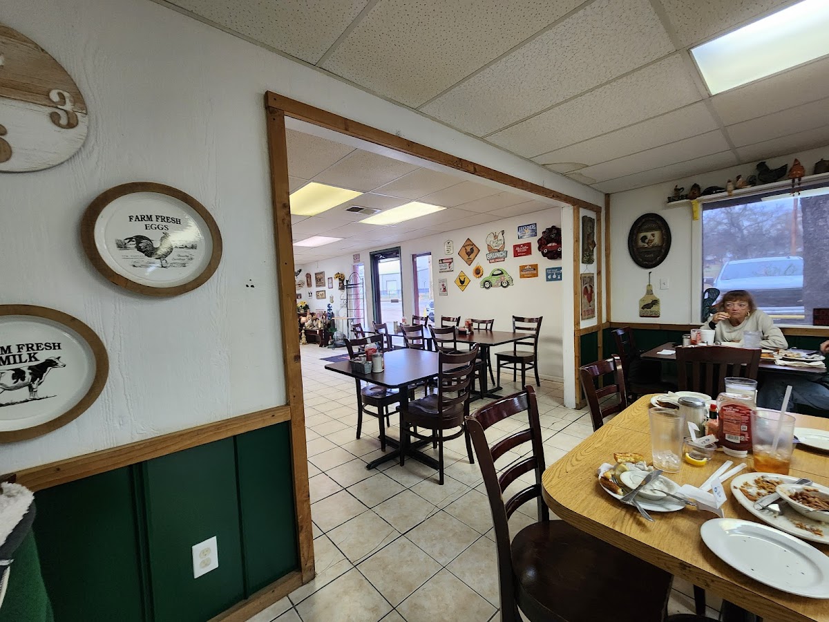 Cj's Cafe-4