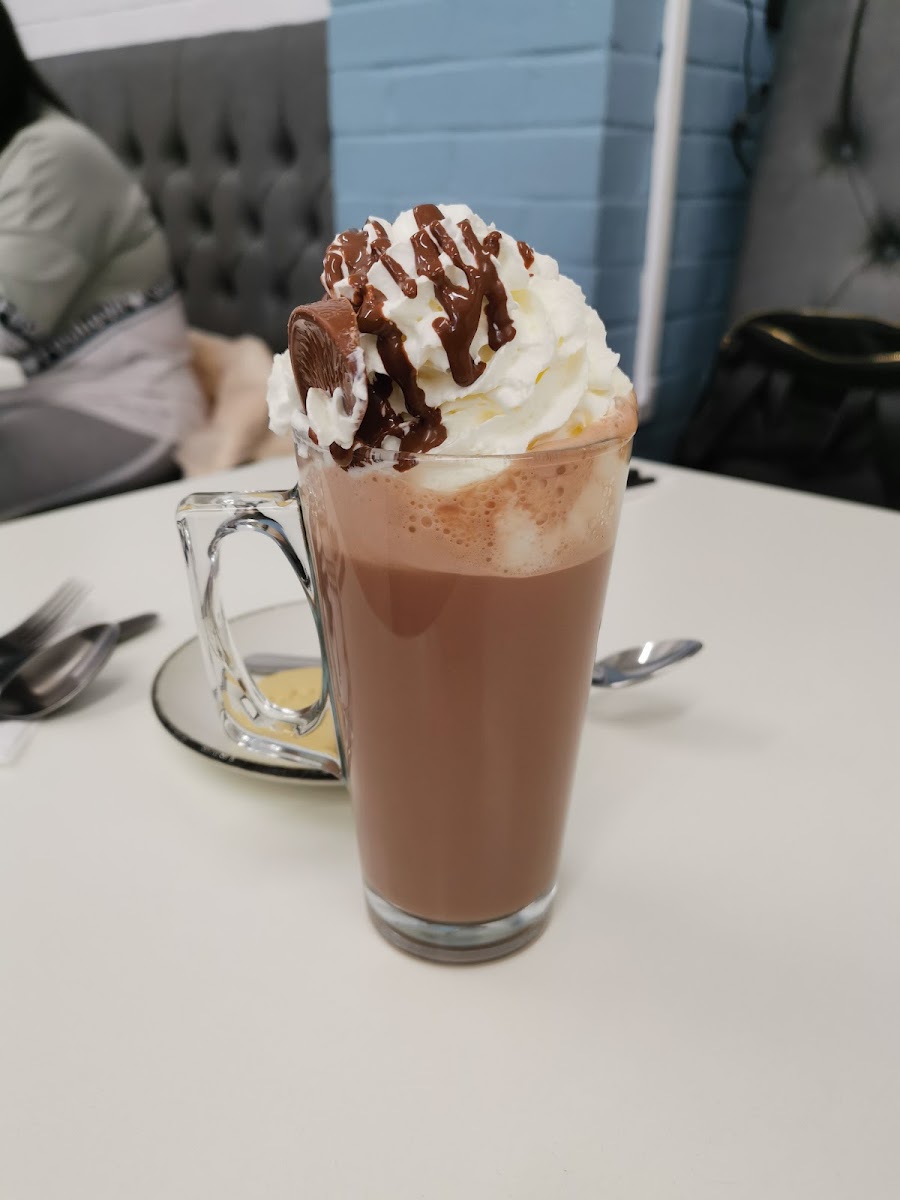 Claud's Coffee Shop & Dessert Parlour-10