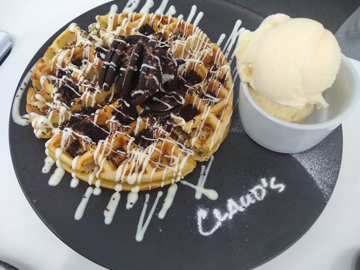 Claud's Coffee Shop & Dessert Parlour-6