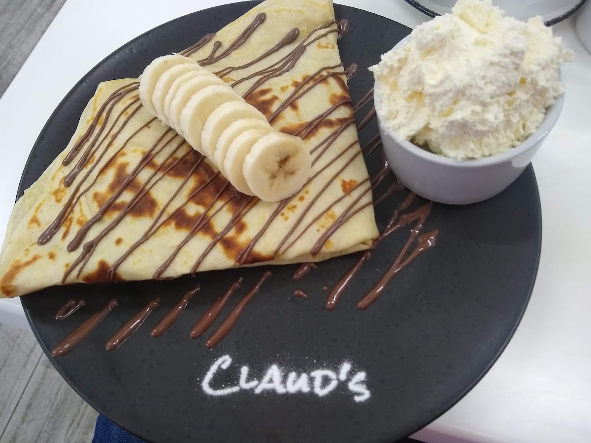 Claud's Coffee Shop & Dessert Parlour-8