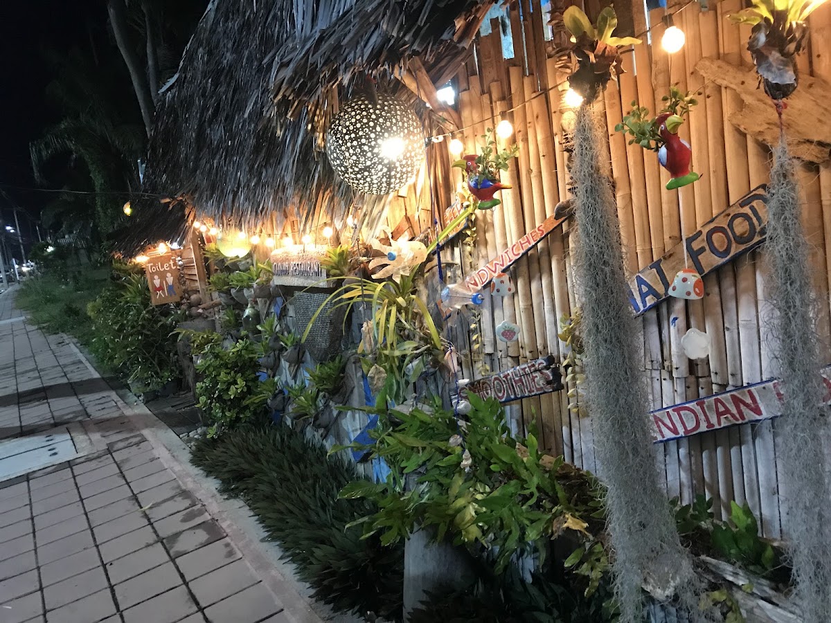 Cloud 9 Rastaurant & Bar-4