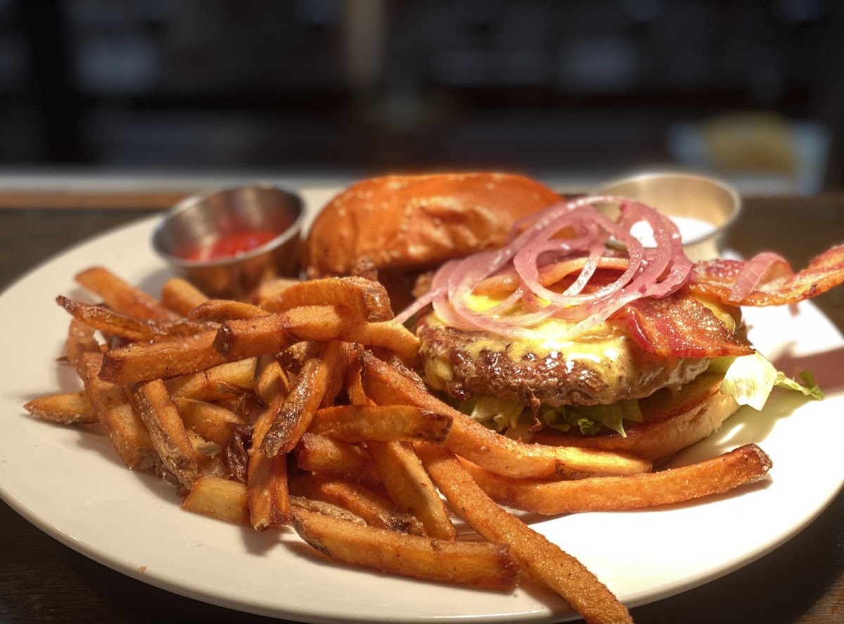 Coach House Bar & Grill-4