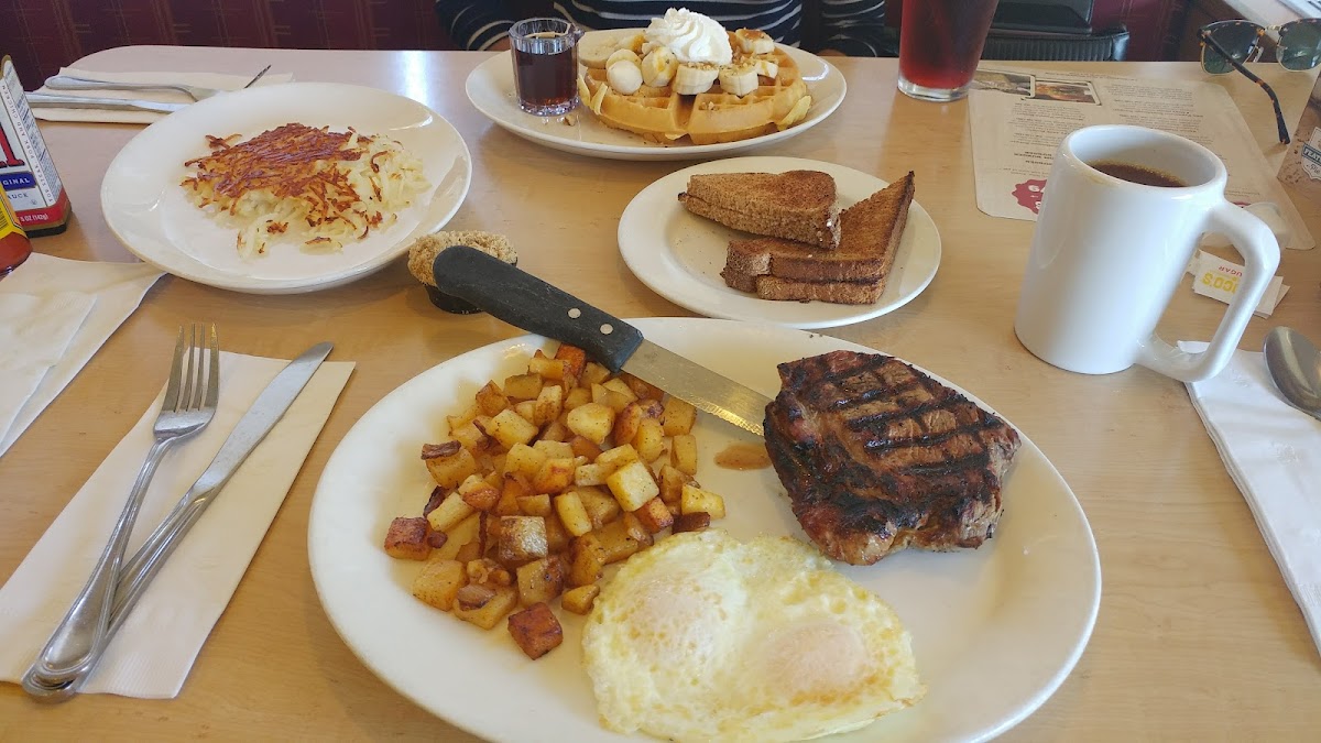 Coco's Bakery Restaurant-8