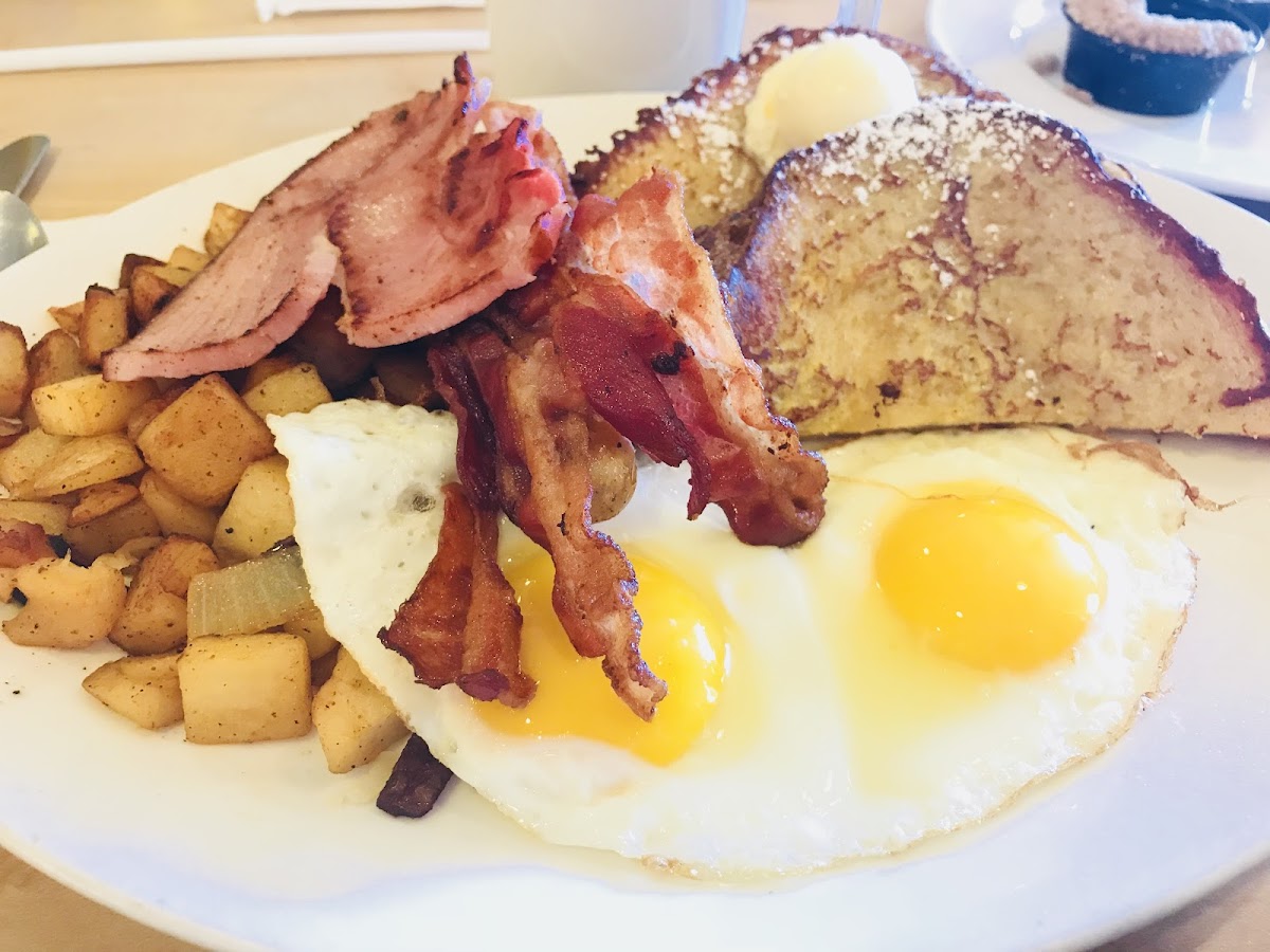 Coco's Bakery Restaurant-9