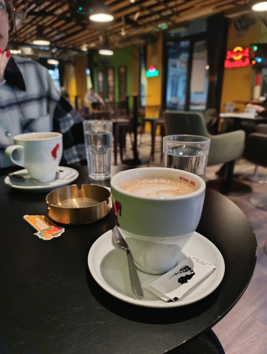 Coffee & Bar Zug-3