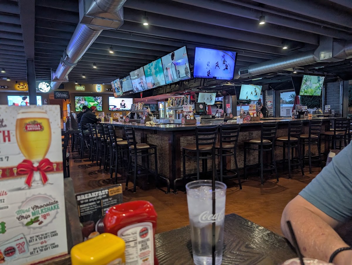 Cold Beers & Cheeseburgers-3