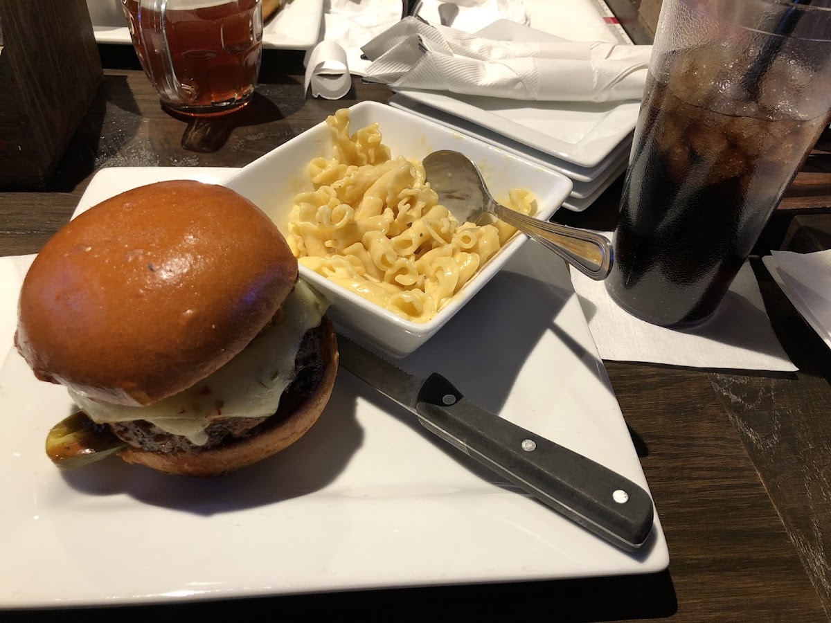 Cold Beers & Cheeseburgers-5