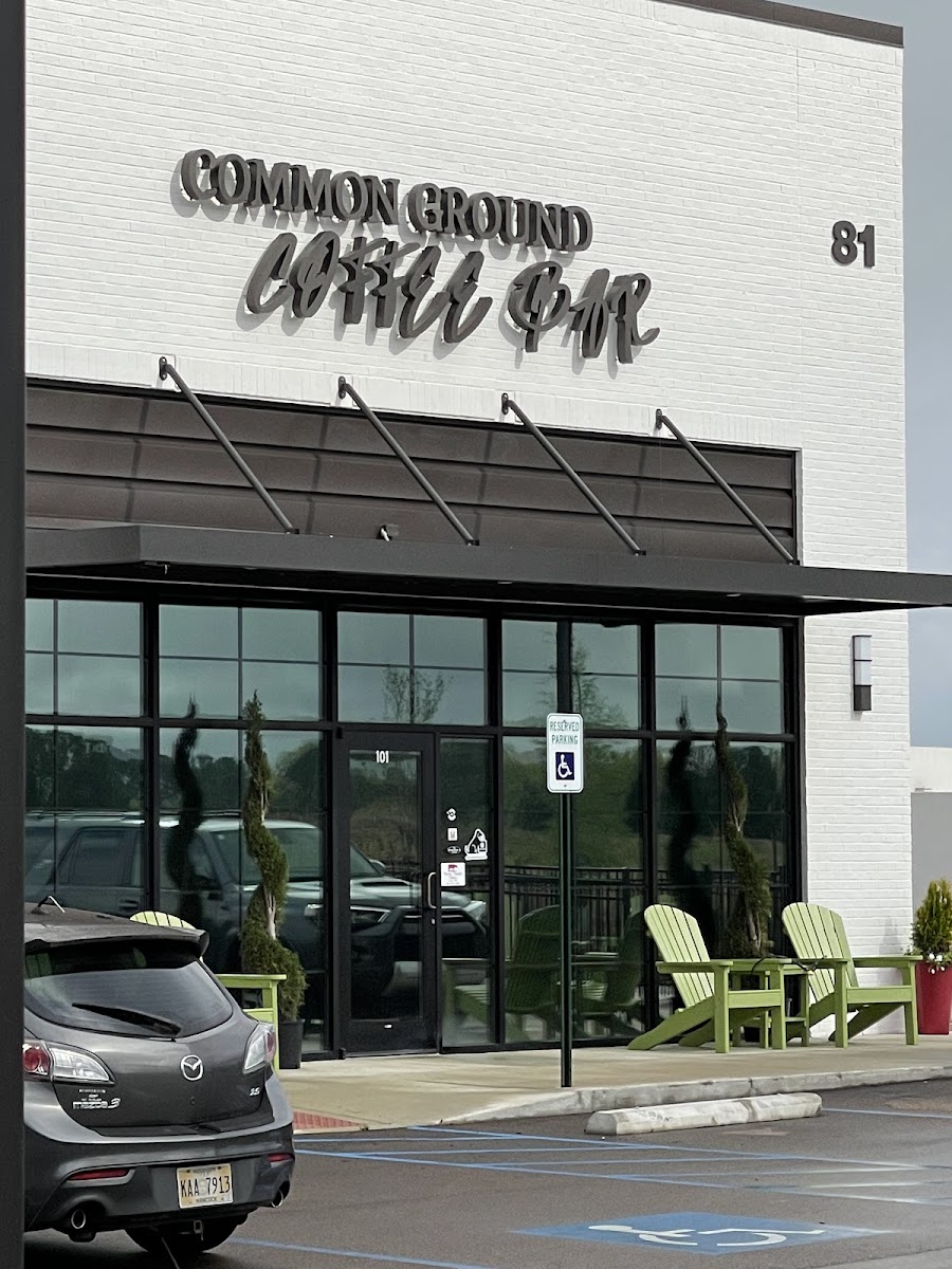 Common Ground Coffee Bar & Bakery