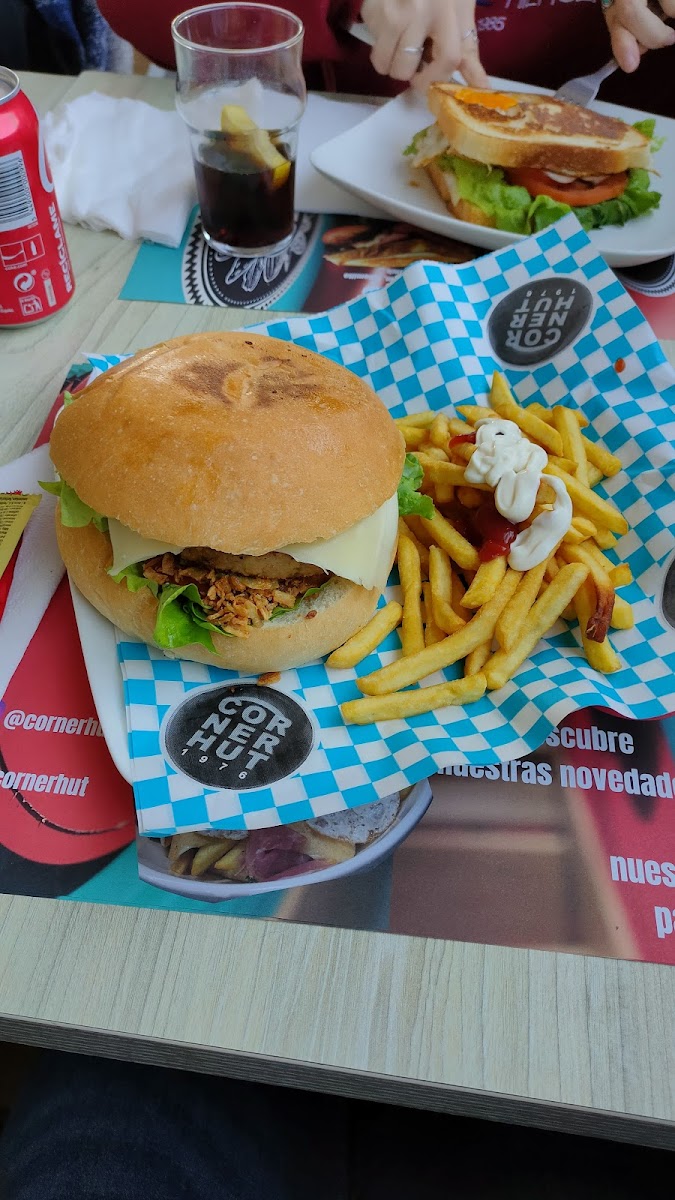 Corner Hut-10