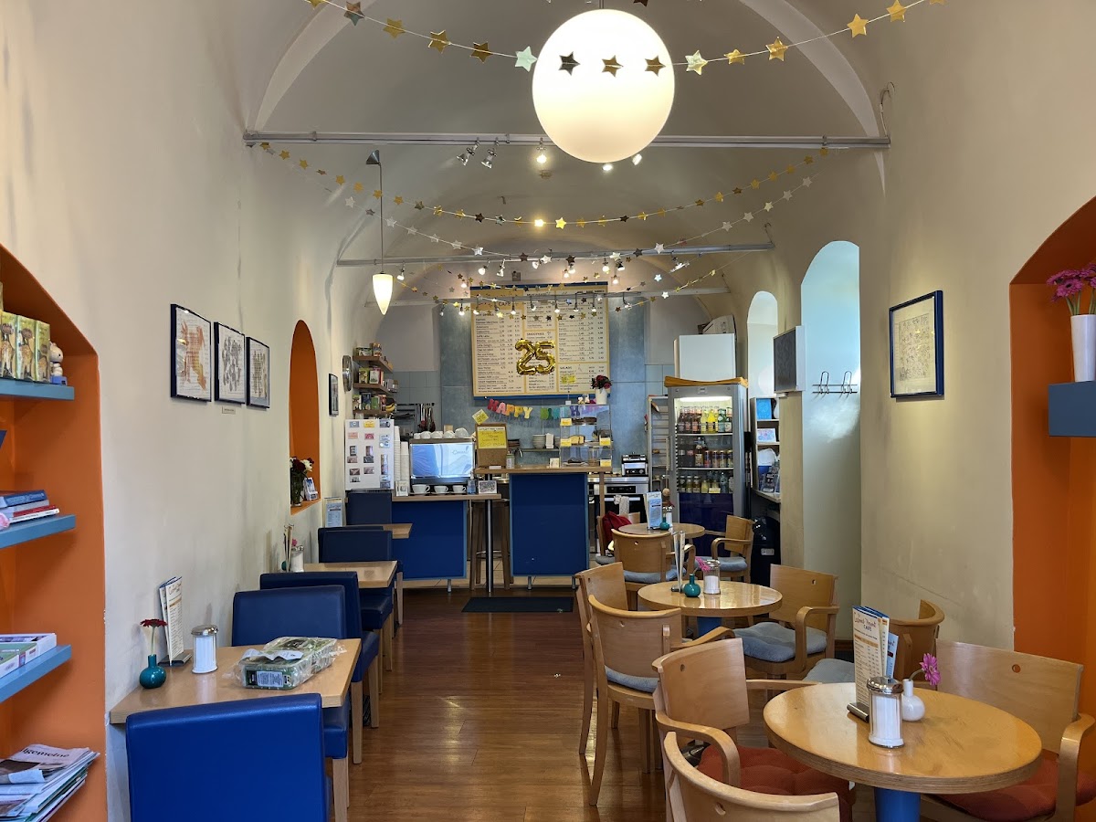 Cosmos Heart Café