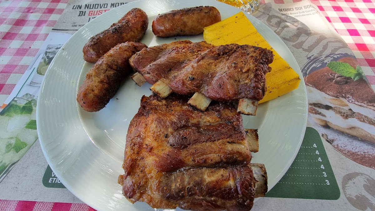 Costa Brava Grill Garden-6