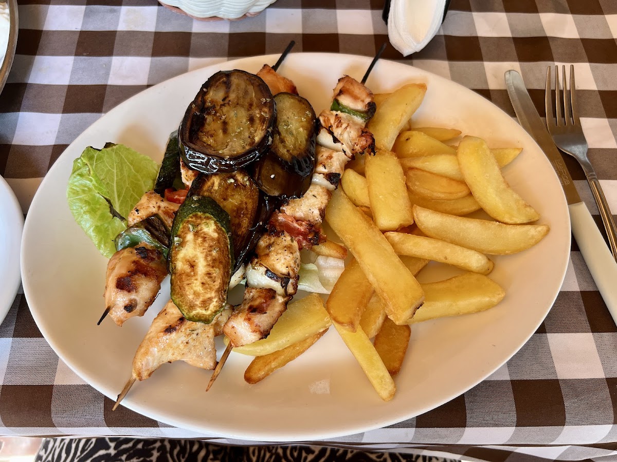 Costas Family Bar And Restaurant (Costarica)-7