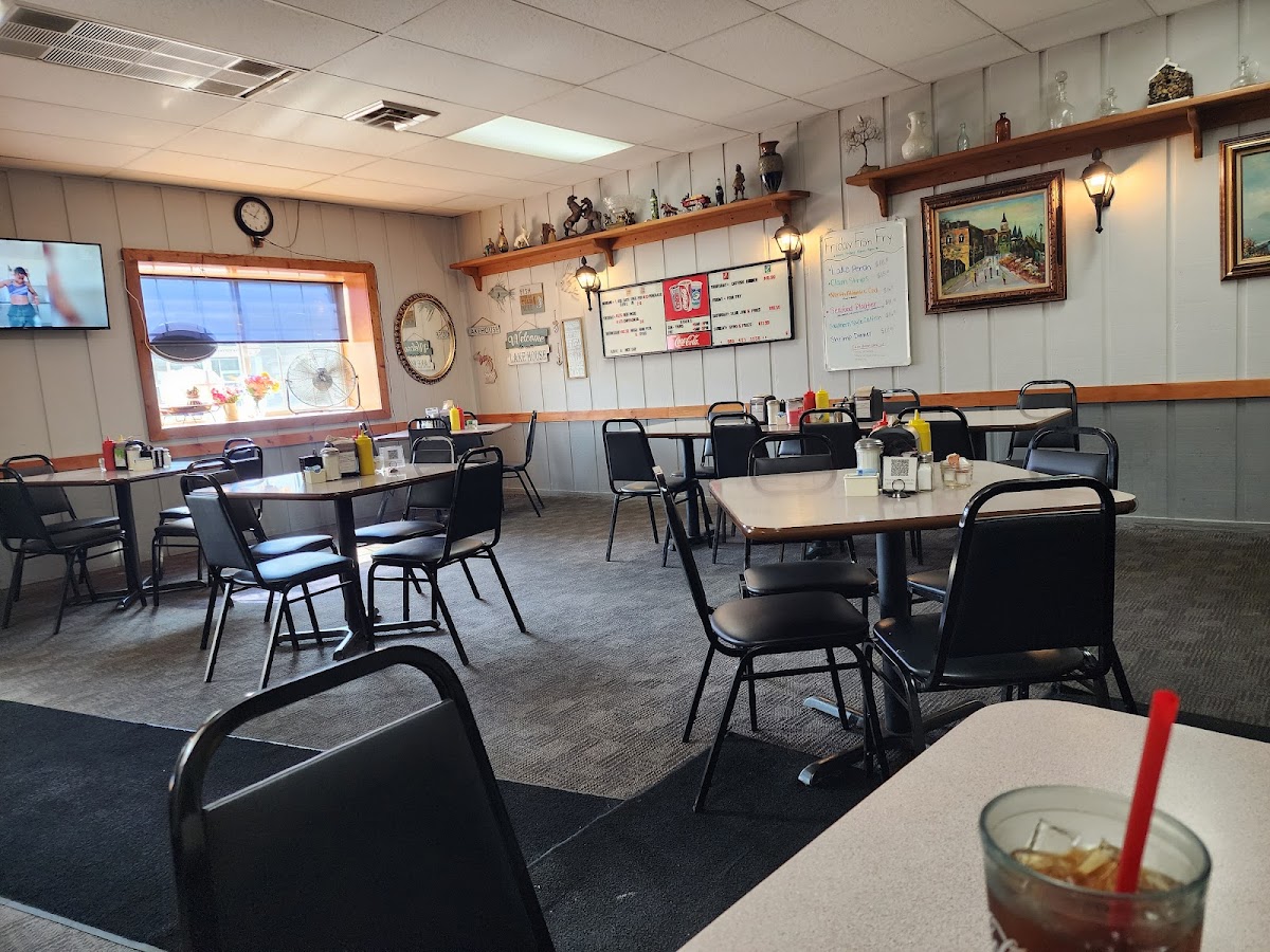 Country Ranch Family Restaurant & Ice Cream Parlor-4