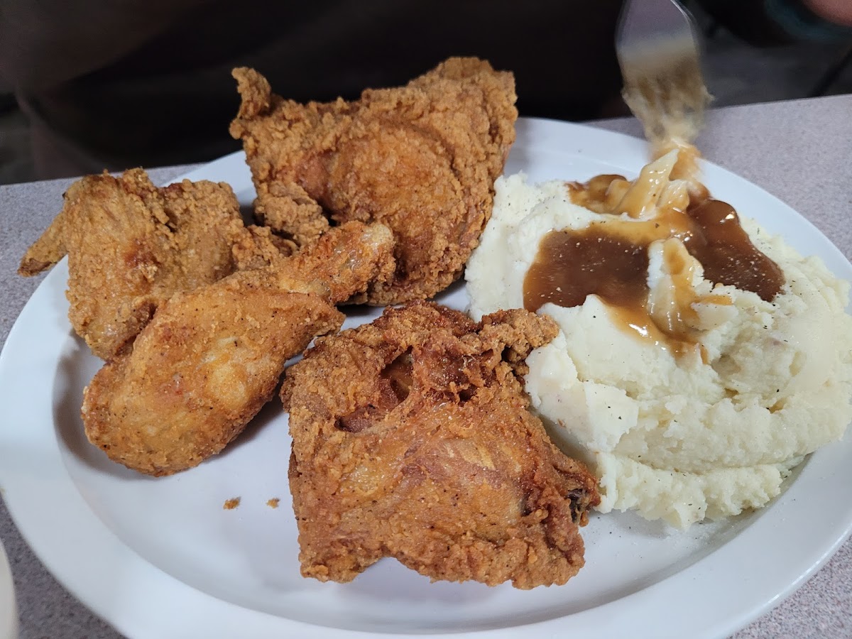 Country Ranch Family Restaurant & Ice Cream Parlor-9