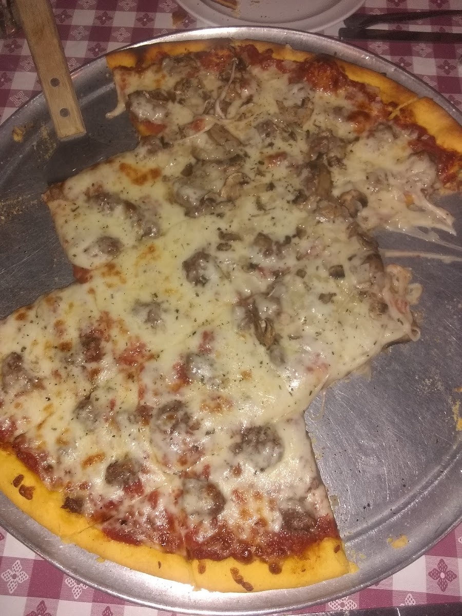 Cousins Pizza Pub-4