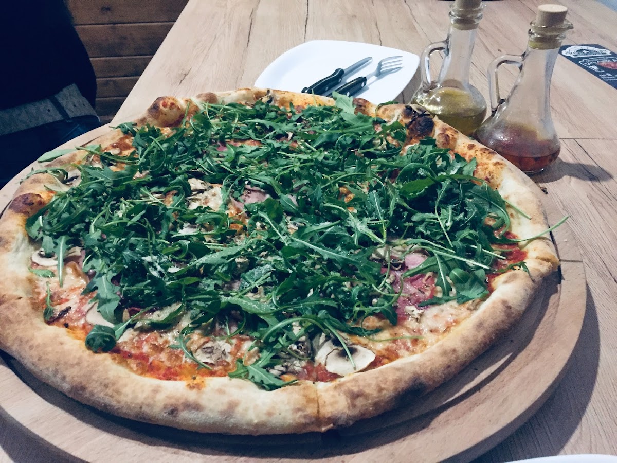 Czarny Piec Pizzeria Strawczyn-4