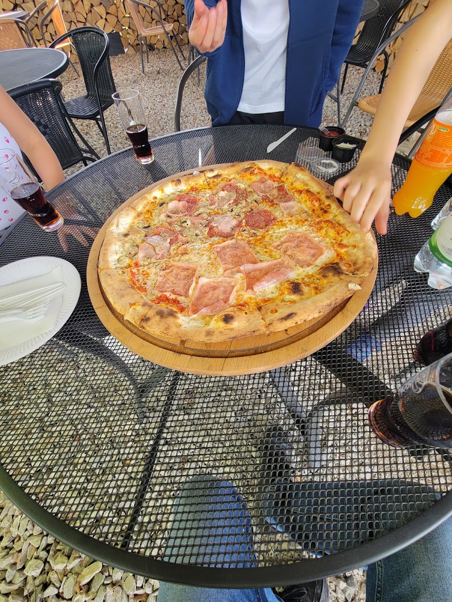 Czarny Piec Pizzeria Strawczyn-5