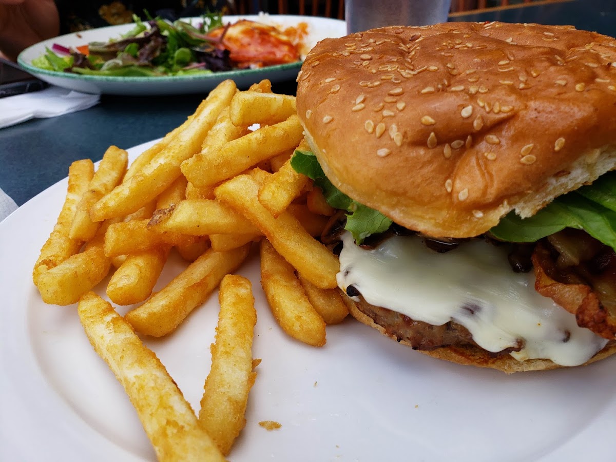 Daily Fresh Grill & Café-9