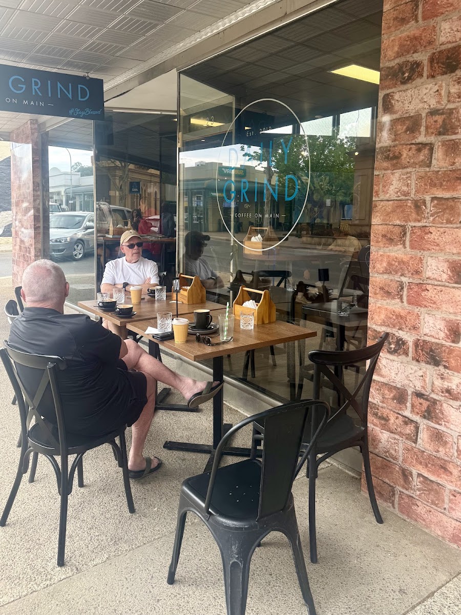 Daily Grind Coffee On Main-2