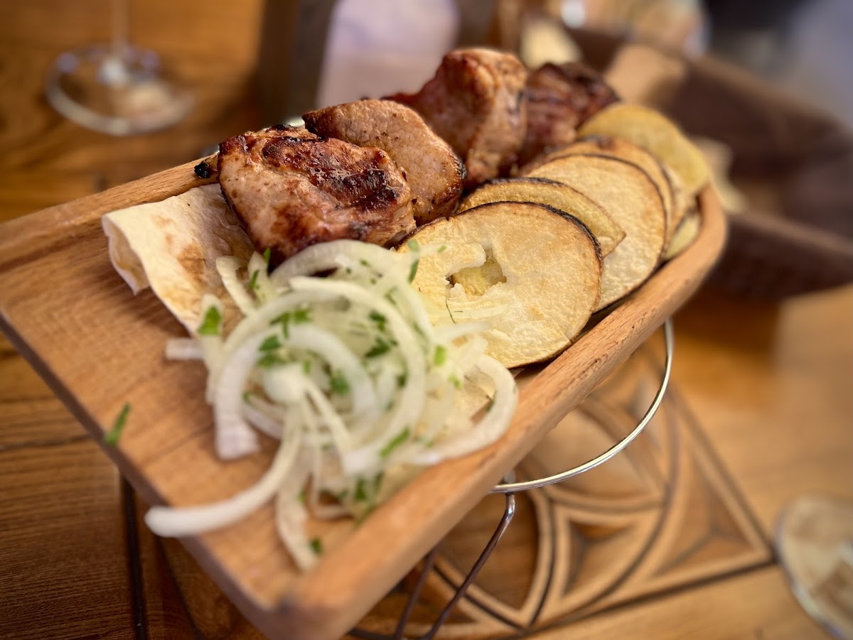Dalan Art Gallery And Restaurant Abovyan 12-3