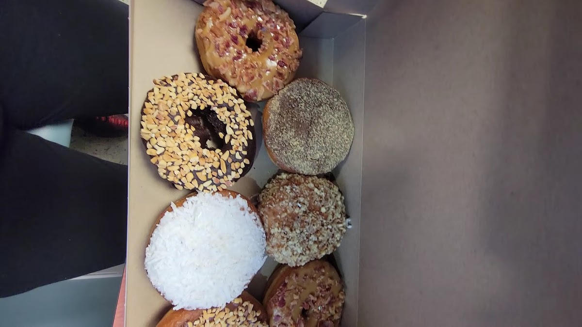 Dandee Donut Factory-2