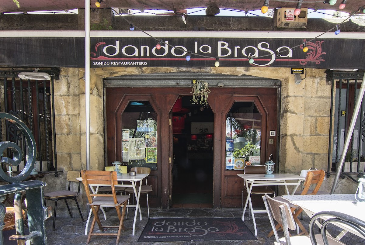 Dando La Brasa