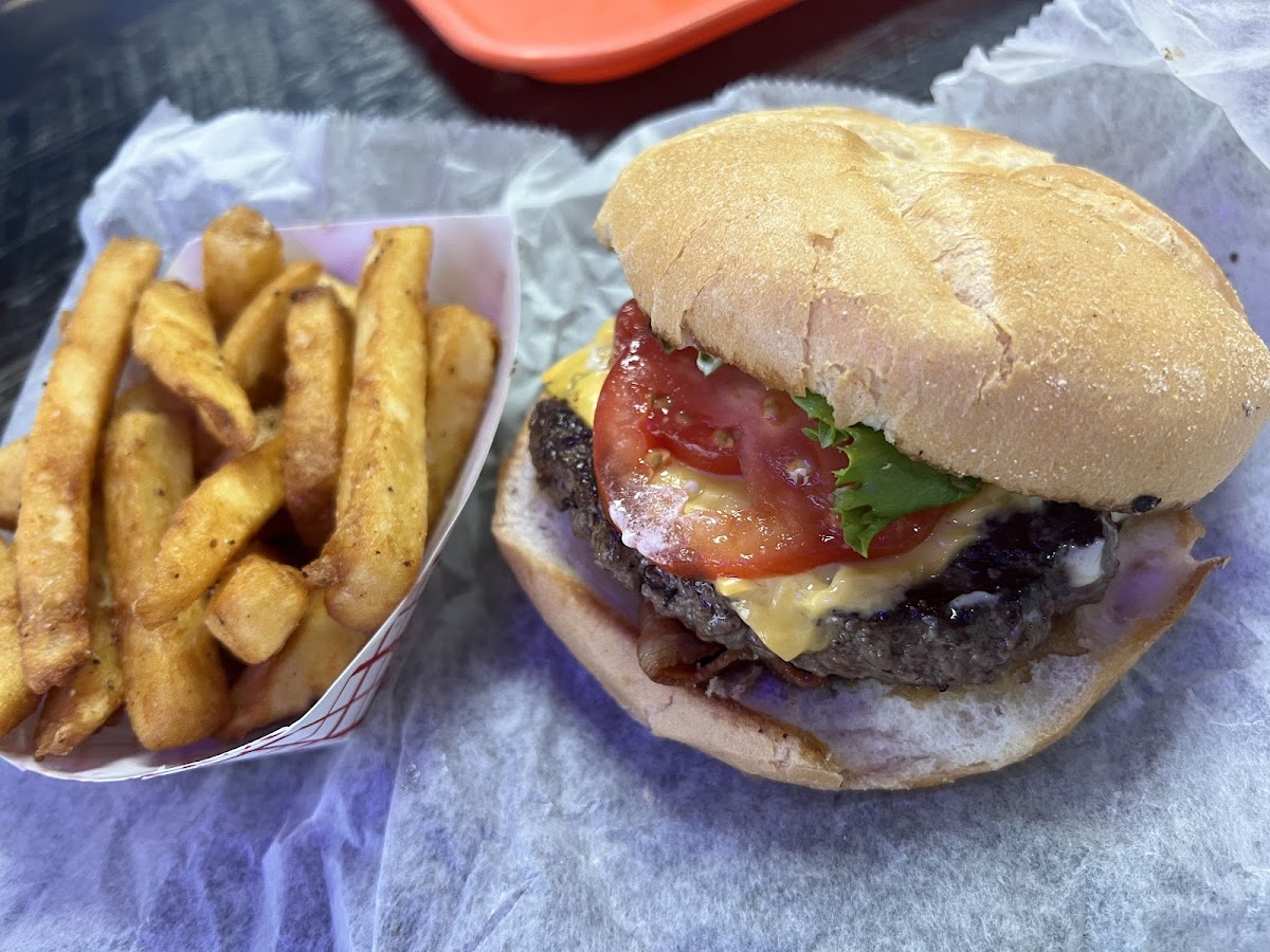 Dave & Phriends Grill-2