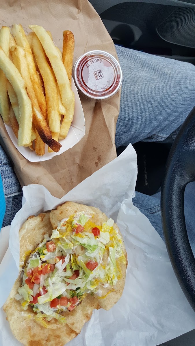 Dave's Burgers And More-10