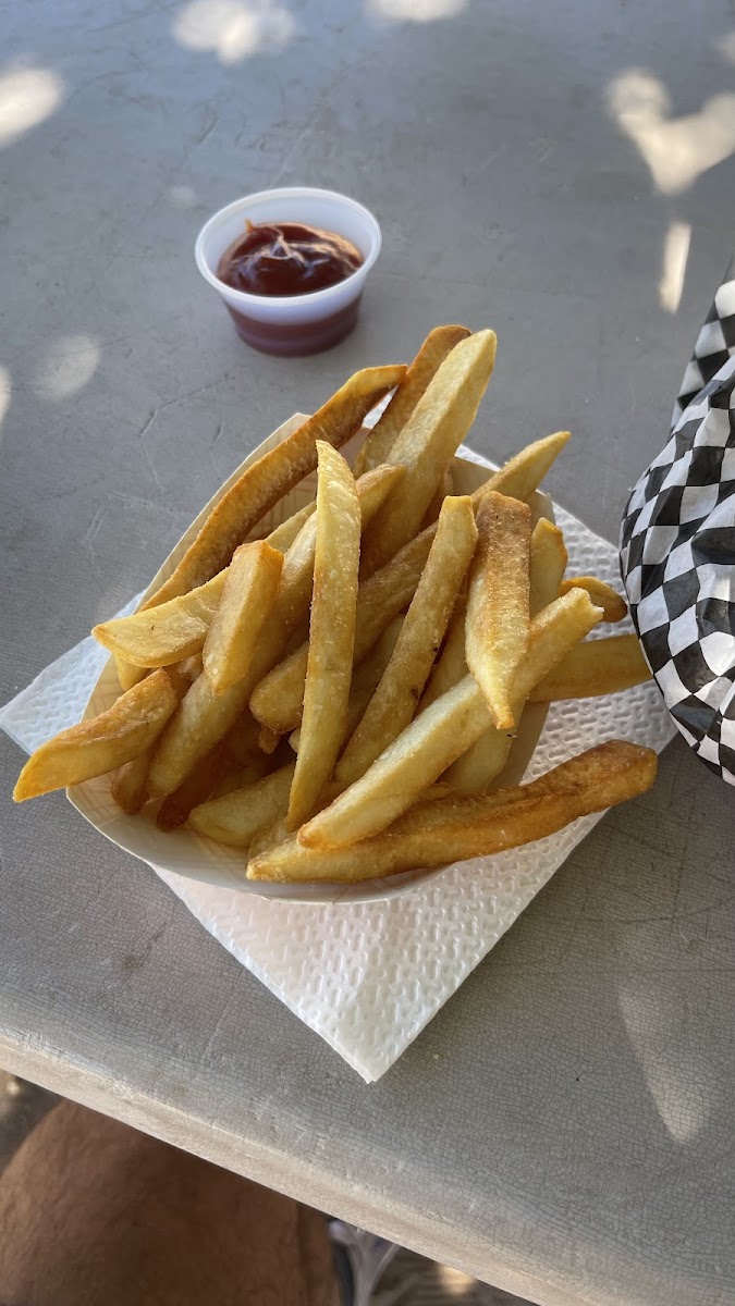 Dave's Burgers And More-8