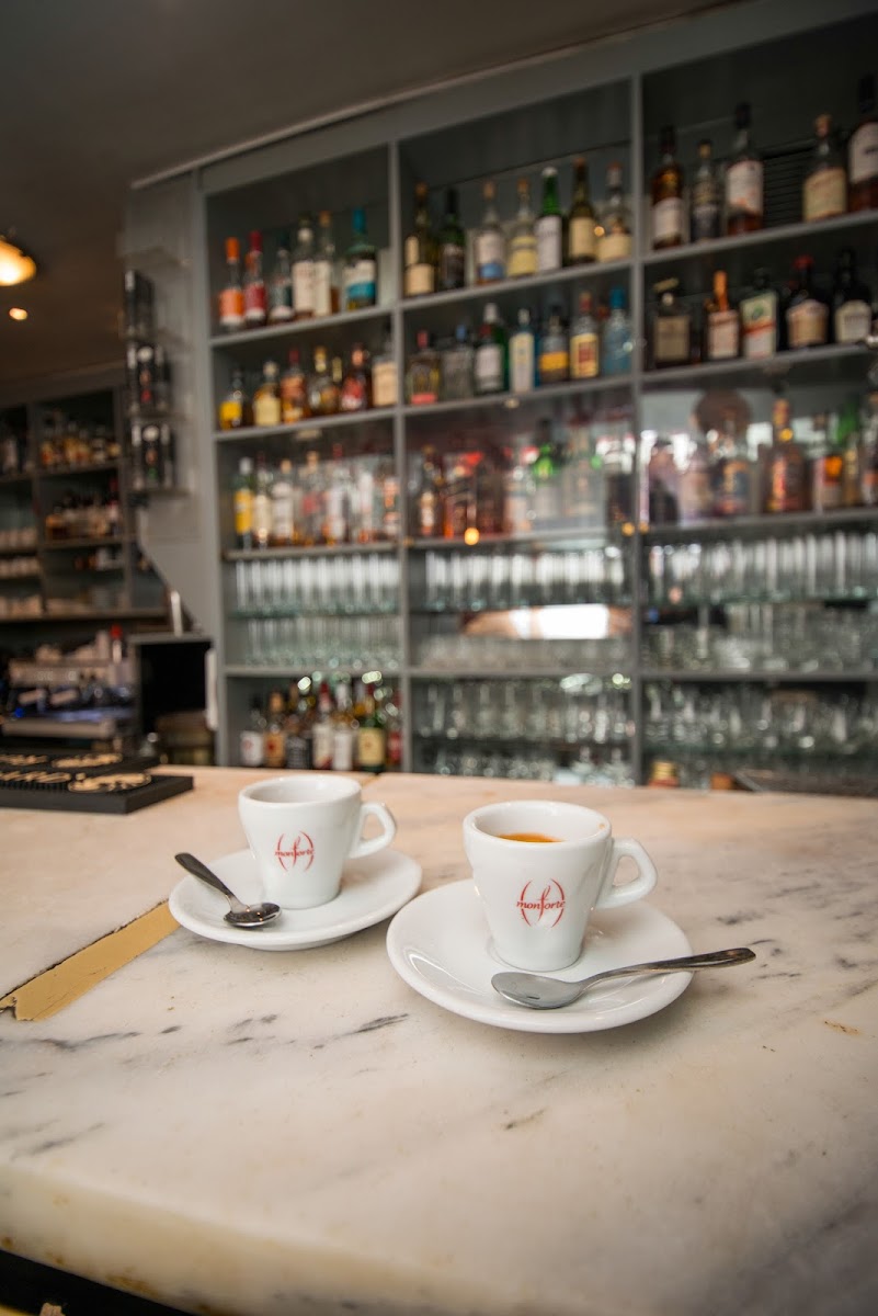 De Facto Café-2