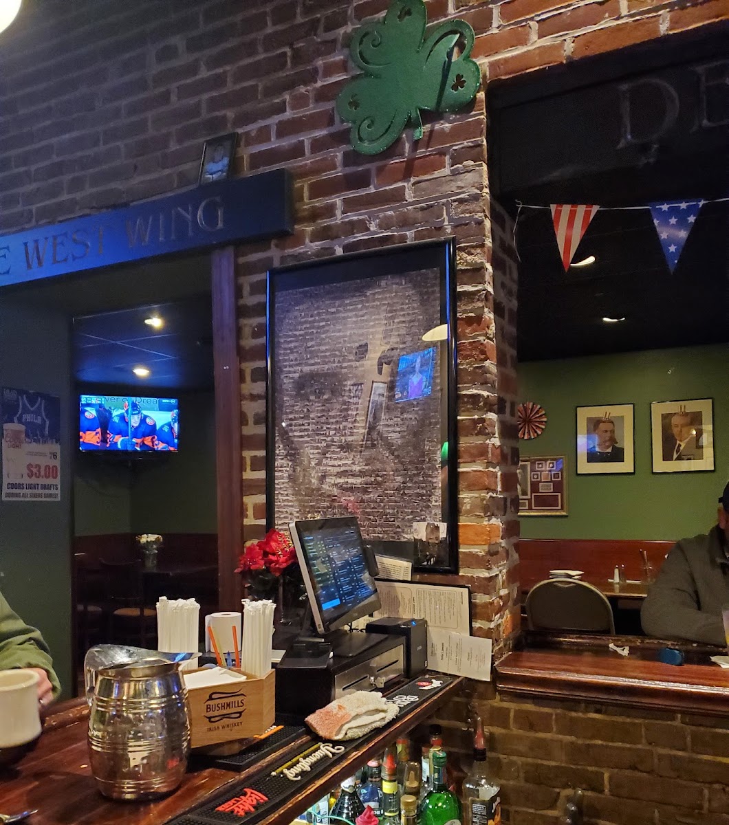 Dead Presidents Pub & Restaurant